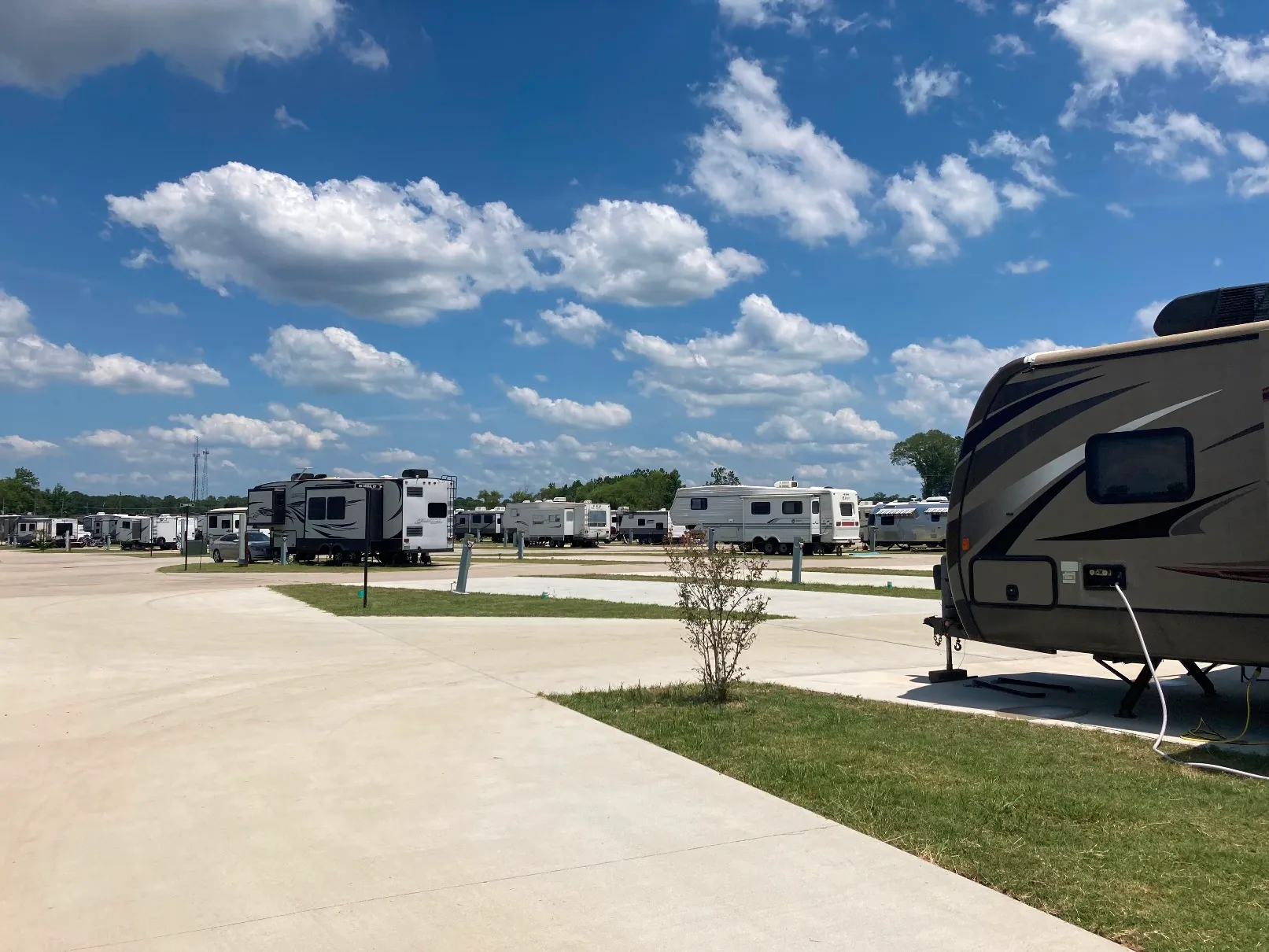 East Fork RV Resort de Cleveland celebra su renovación de 3 millones de